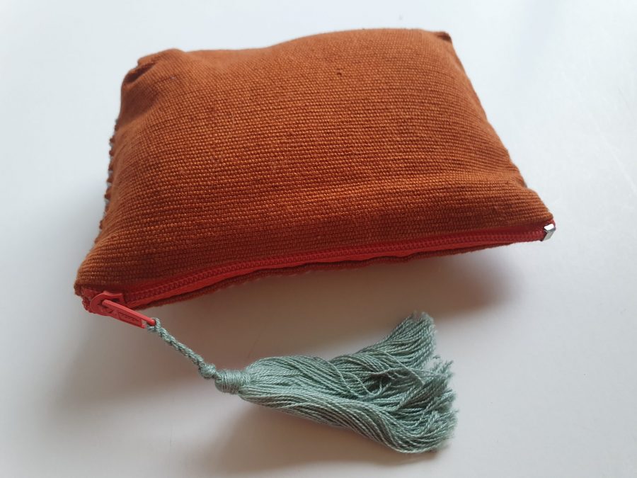 Monedero bordado a mano - Imagen 3