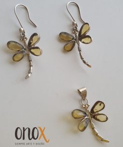 Alternative view of Juego de aretes y dije de ámbar claro libélulas
