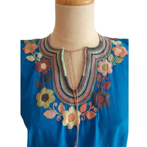 Blusa bordada a mano manga corta. Talla 32-34 (Mediana) - Imagen 2