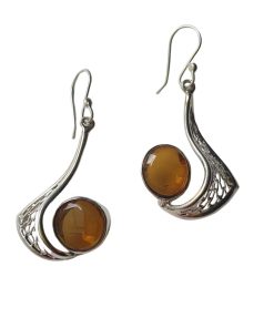 Aretes de ámbar color caramelo modelo enjambre plata