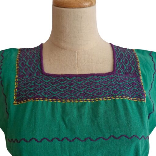 Blusa bordada a mano manga corta. Talla 32-34 (Mediana) - Imagen 2