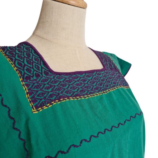 Blusa bordada a mano manga corta. Talla 32-34 (Mediana) - Imagen 3