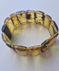 Pulsera de rectángulos de ámbar con uno oscuro