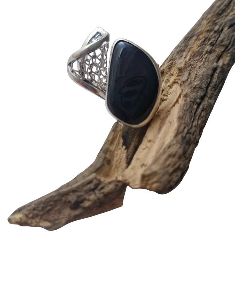 Anillo de ámbar rojo oscuro ajustable